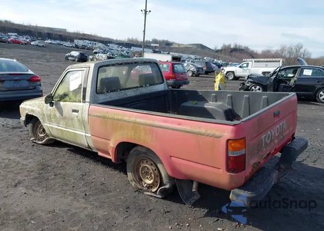1987 Toyota Pickup 1/2 Ton Rn50 z USA, uszkodzony, nr VIN JT4RN50R4H0272812
